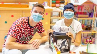 NYCFC Goalie Matt Freese Designs Gloves with Children at Children’s Hospital at Montefiore Einstein
